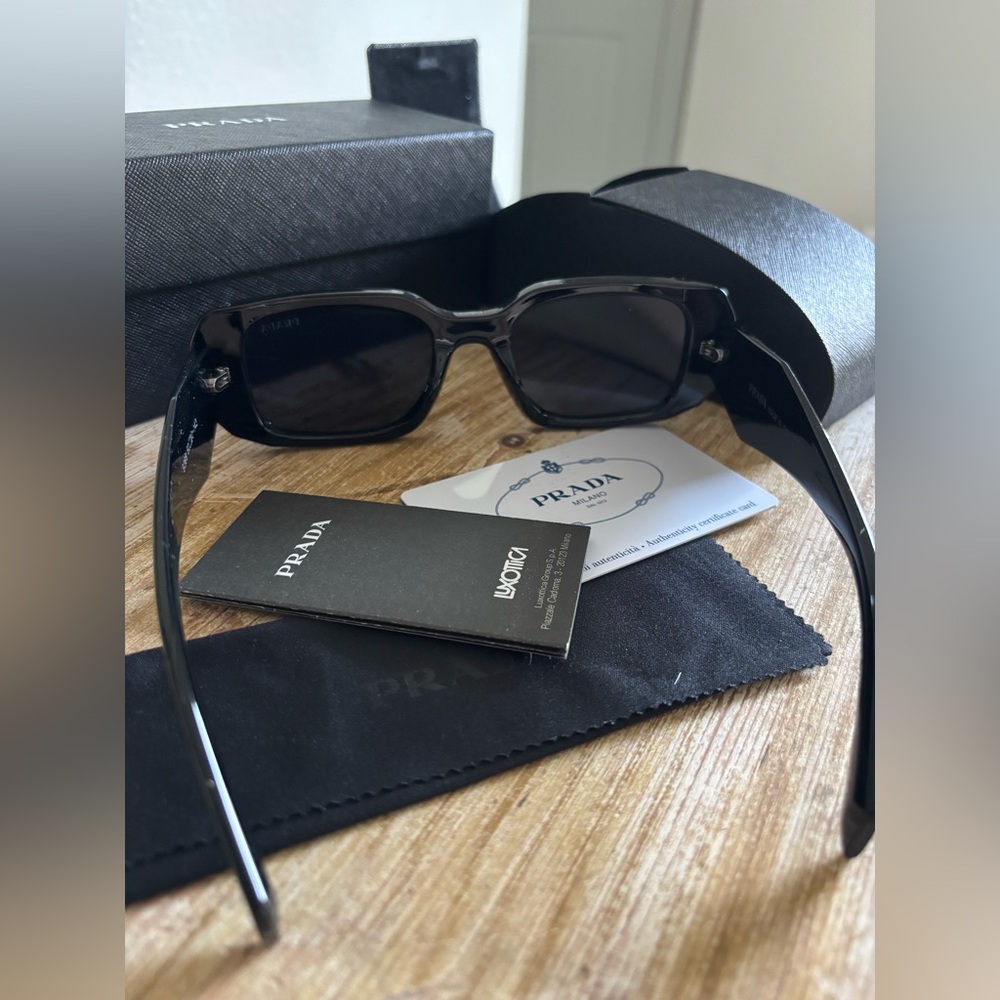 Prada Elegant Black Eyewear - Picture 3 of 6